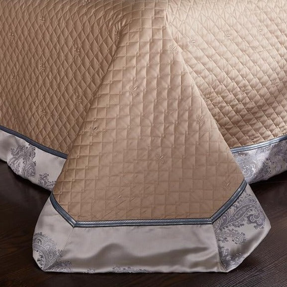 Obelya Taylor Duvet Cover Set with Shams – 1000TC